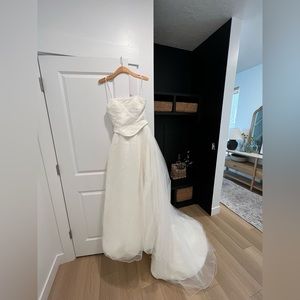 Brand New Wedding Dress Monique Lou Couture